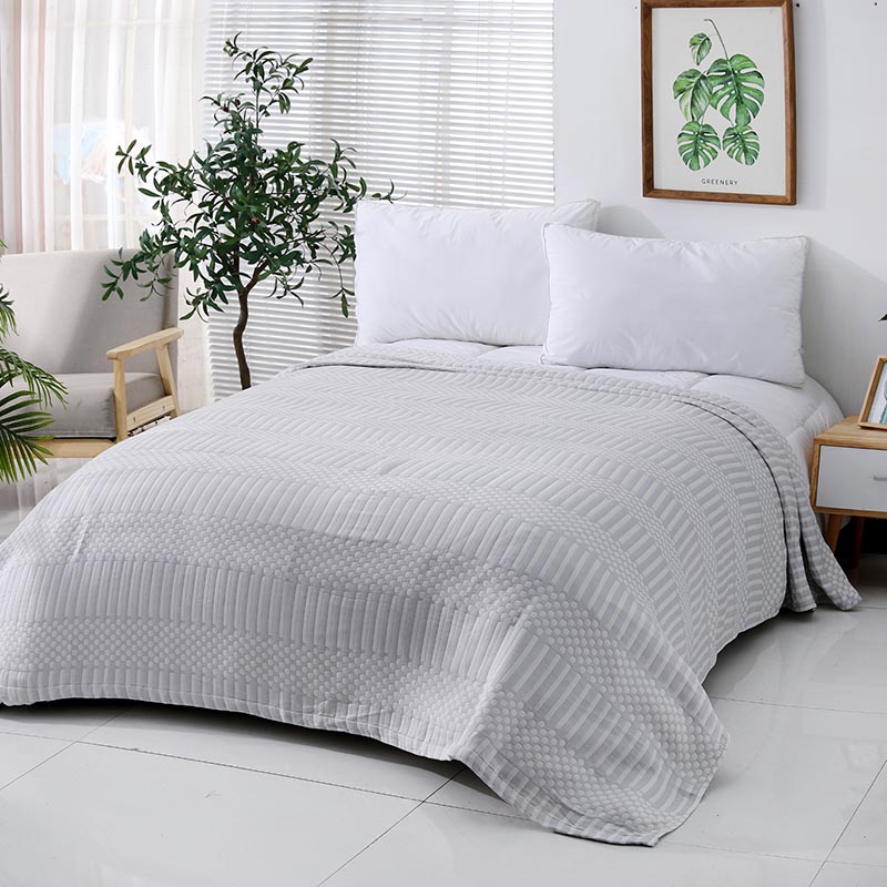 Bamboo Yarn Dyed Jacquard Cold Sensation Air Bedding Blanket