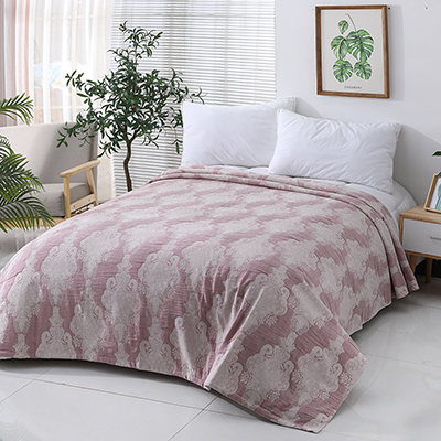 Ultra Soft Classic Pattern Decoration Xin Jiang Long Staple Cotton Bedspread