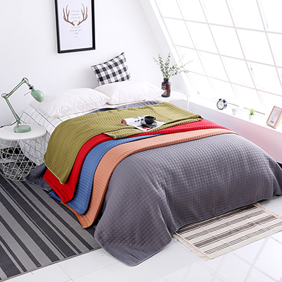 Wholesale cheap price classic geometric pattern design polyester bedspread 