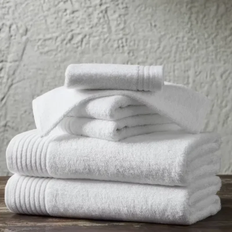 white hotel bath towel